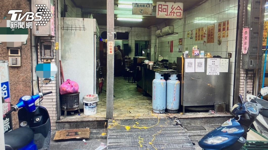 小老闆疑欠2百萬不還 淡水知名小吃「吳家阿給」遭砸店潑漆
