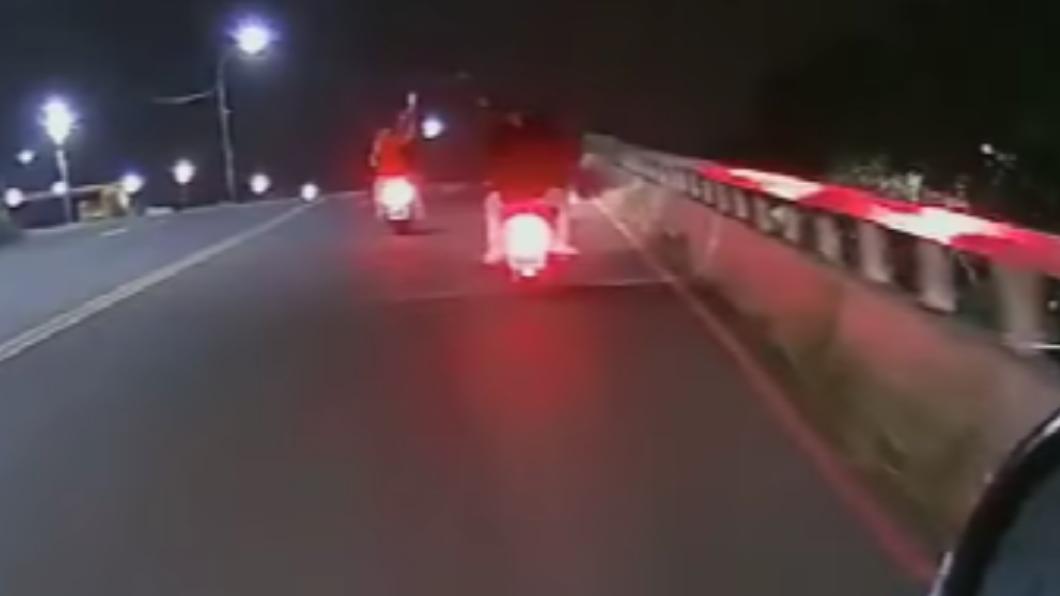 少年跨年夜騎車外出夜遊。(圖/翻攝自WoWtchout-地圖型行車影像分享平台)