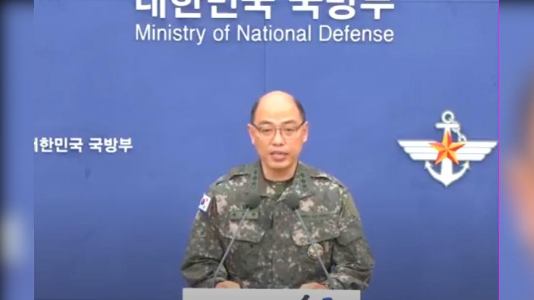 南韓聯合參謀本部公報室長李誠俊針對北韓砲擊召開記者會。(圖/南韓聯合參謀本部)