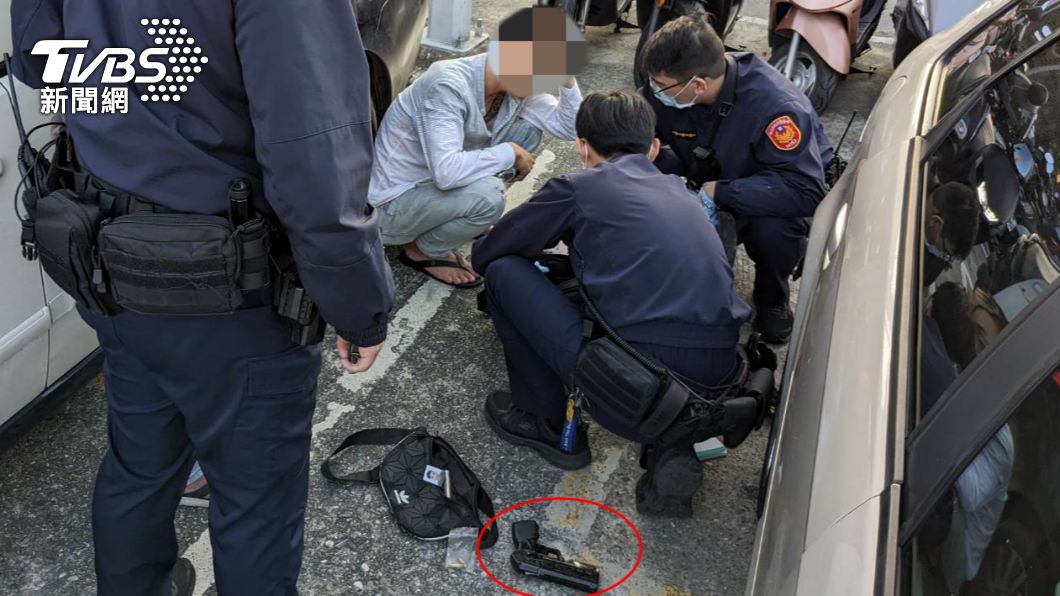 前晚拒檢衝撞隔天被警包夾 通緝犯持改造辣椒槍可擊發子彈