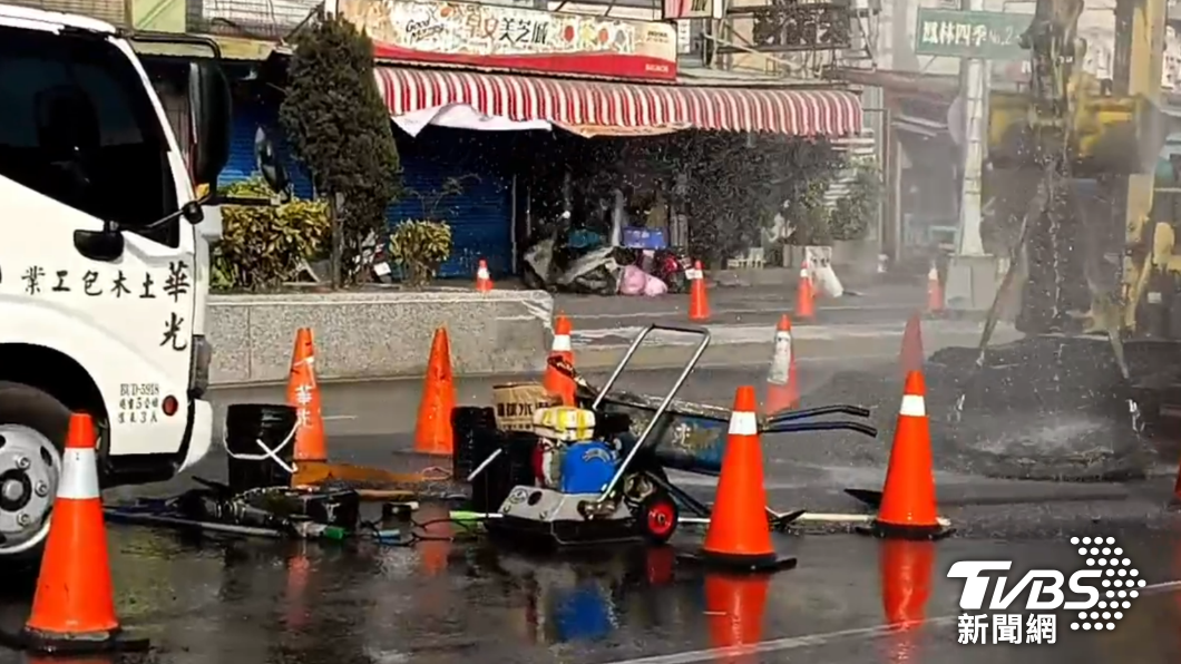 快訊／高雄大寮挖斷管線　主管為救員工吸入過多瓦斯命危