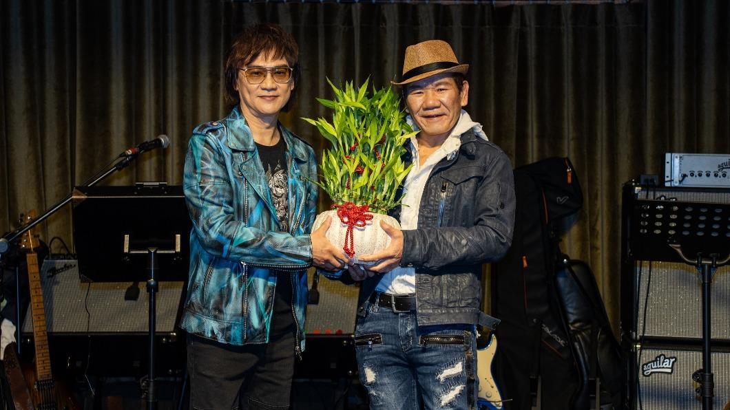 62歲趙傳爆受傷送醫! 首露面揭真實病況「要休養3個月」
