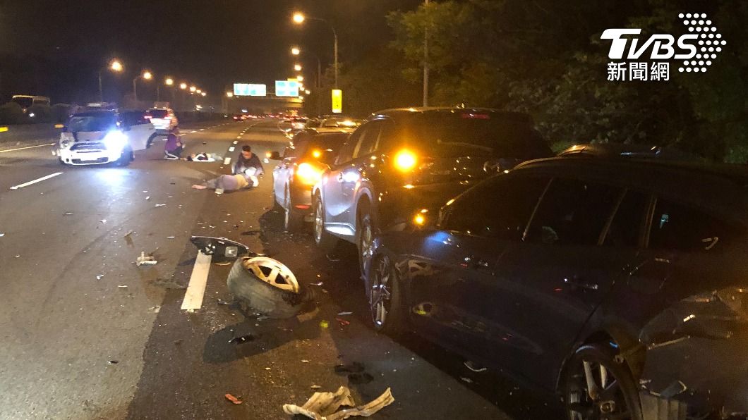 國三車禍台積電副理下車搖燈示警被撞身亡 國道警提醒:3原則保命