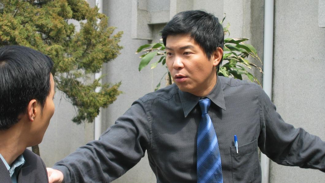 曾國城詮釋從老么的無憂，到家族事業危機處理的操手。（圖／大愛提供）