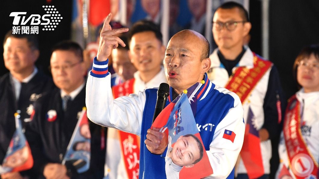 國民黨正副總統候選人侯友宜、趙少康今(5)日到台南造勢,韓國瑜現身站台。(圖/胡瑞麒攝)