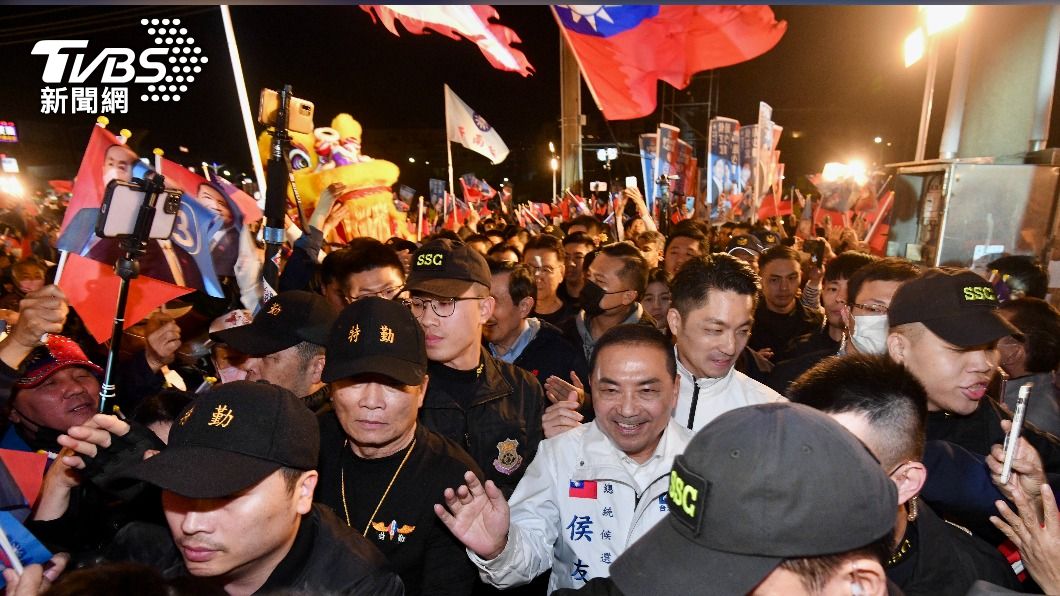 國民黨正副總統候選人侯友宜、趙少康今(5)日到台南造勢。(圖/胡瑞麒攝)