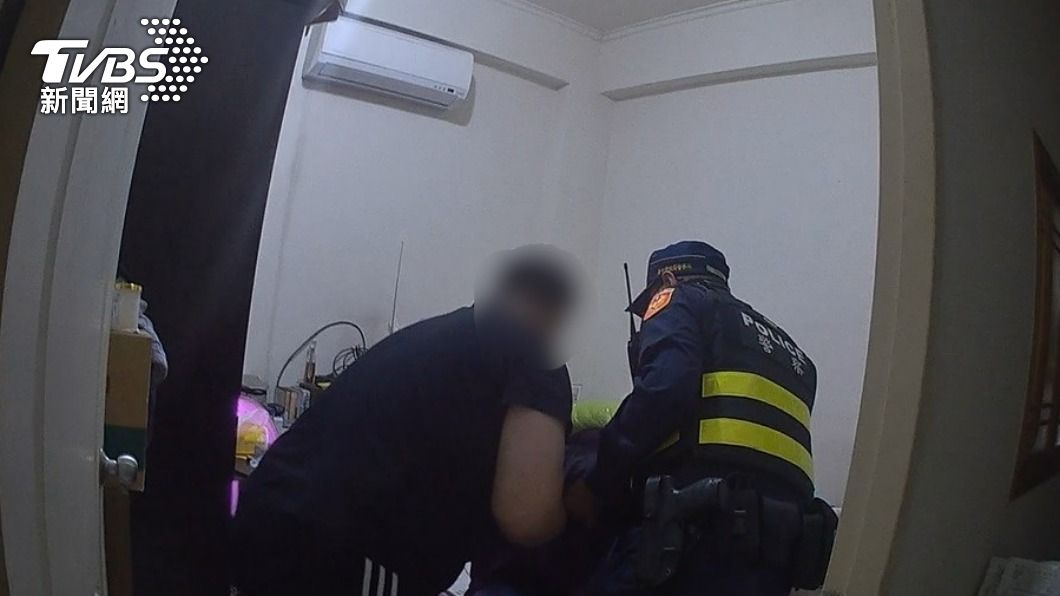半夜牆壁有鐵湯匙敲打聲 吵到受不了報警意外救回一條命