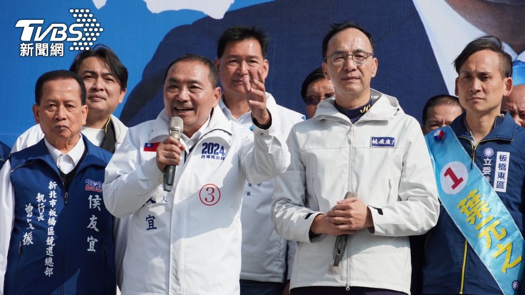 國民黨總統候選人侯友宜今(6)日回防本命區板橋,一早與國民黨主席朱立倫啟動車掃。(圖/潘建樺攝)