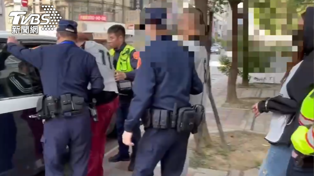 其中三人因妨害公務被警方移送。（圖／TVBS）