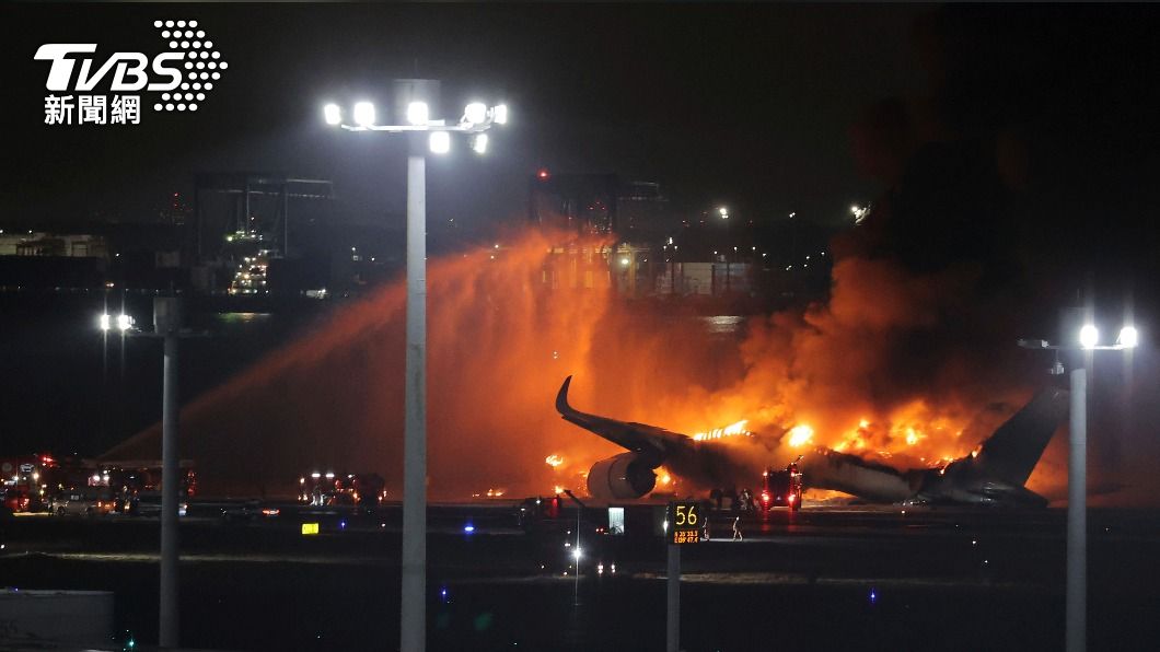 日航大火機長最後下機 「一排排檢查」救數名遺漏旅客