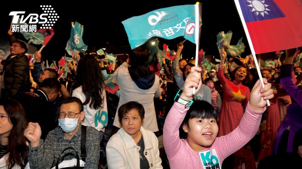 民眾黨總統候選人柯文哲的支持者不分年齡。(圖/胡瑞麒攝)