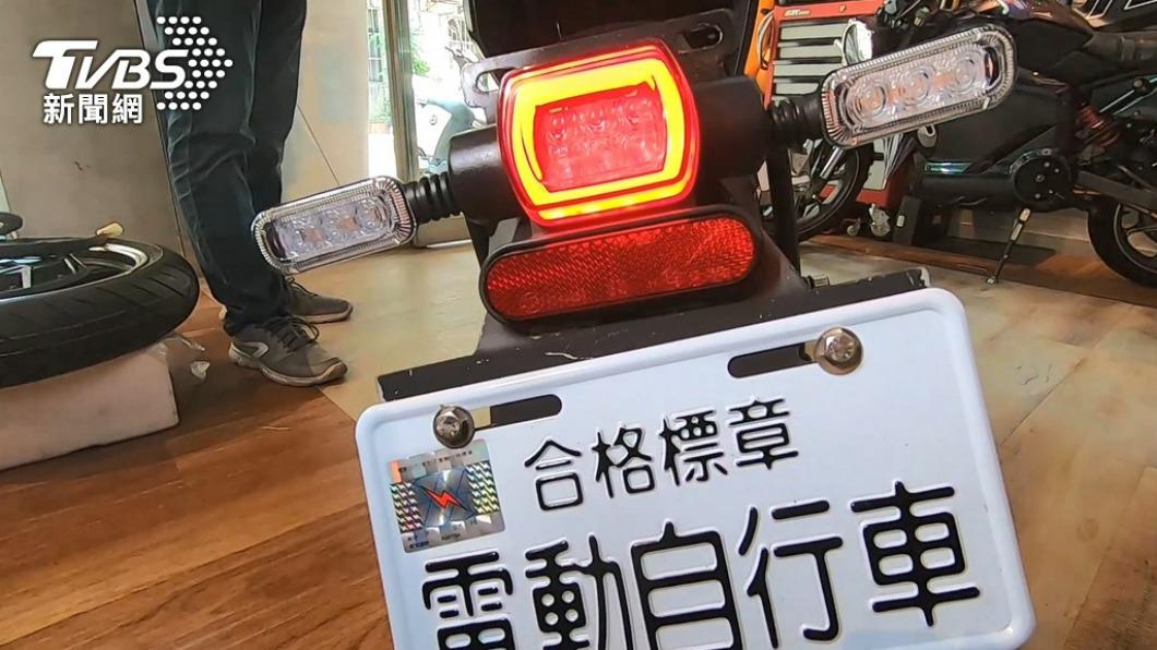 86歲阿婆買完菜!電動自行車就搞丟 警花10分鐘尋回