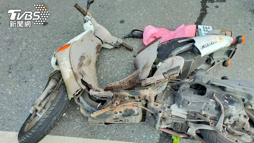 花蓮台9線機車左轉遭貨車撞飛 6旬婦頭部重創不治