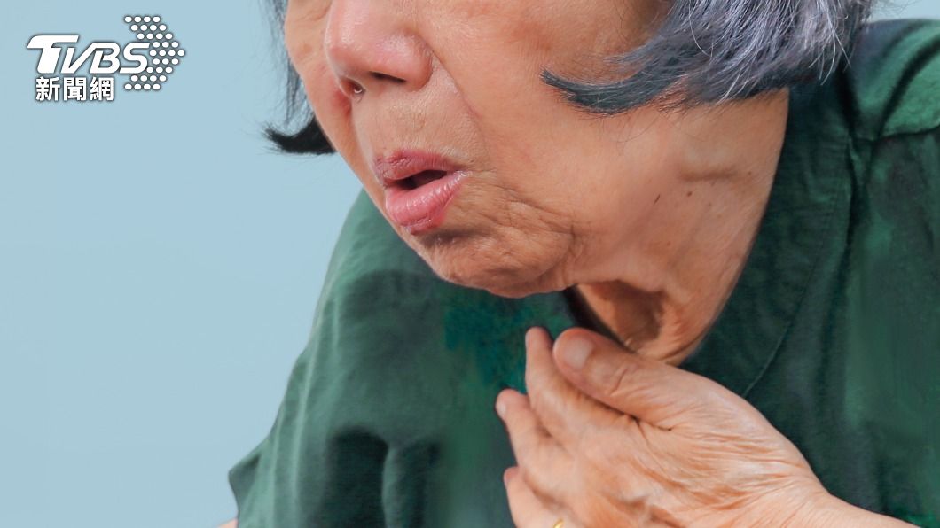 65歲婦人喘咳不止「肺部竟開一個洞」!醫證實罹超罕見肺炎