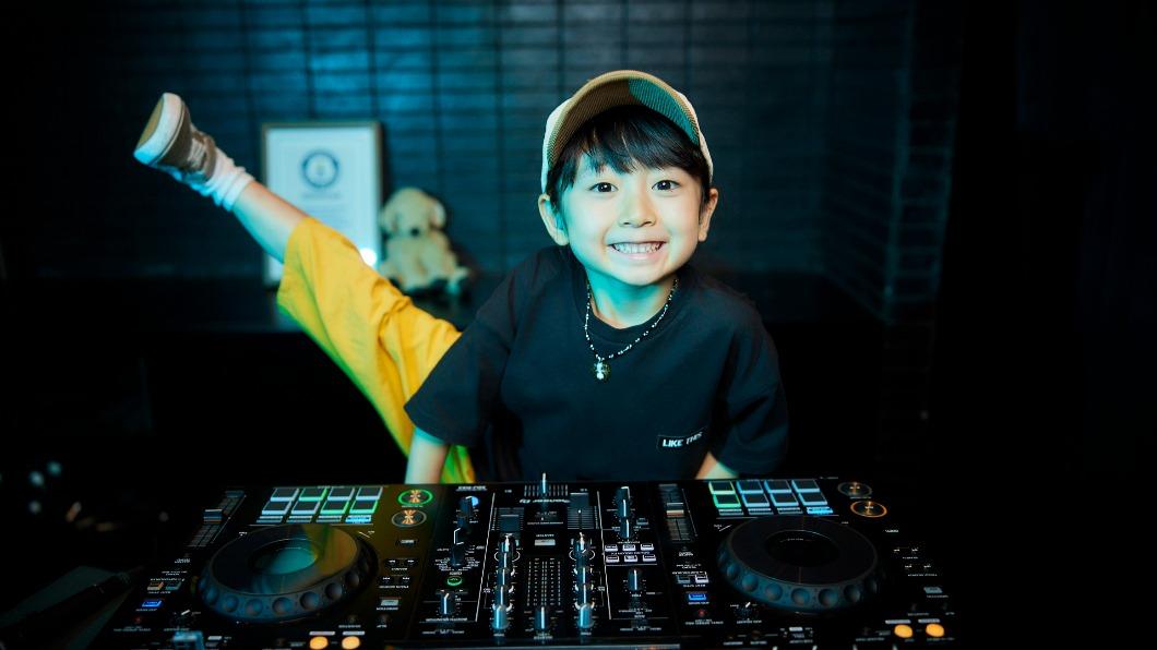 拿金氏世界紀錄!最年輕的6歲女DJ是她 這天來台演出