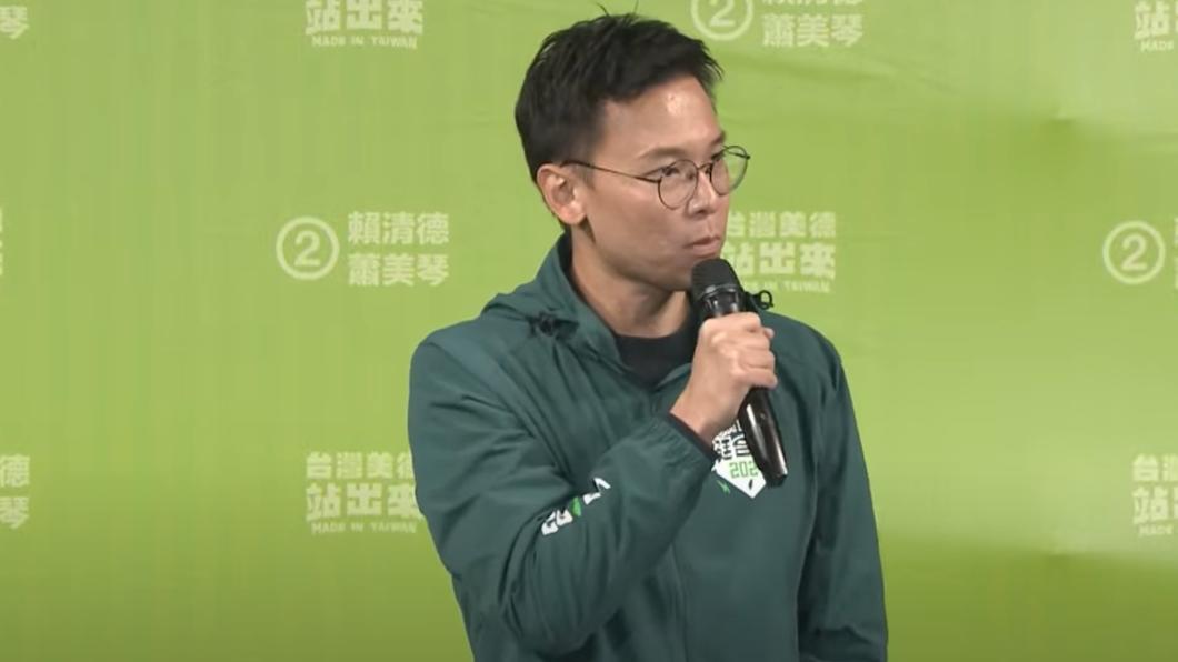 大酸昔日戰友黃國昌 林飛帆:太陽花不是抱柯文哲大腿的運動