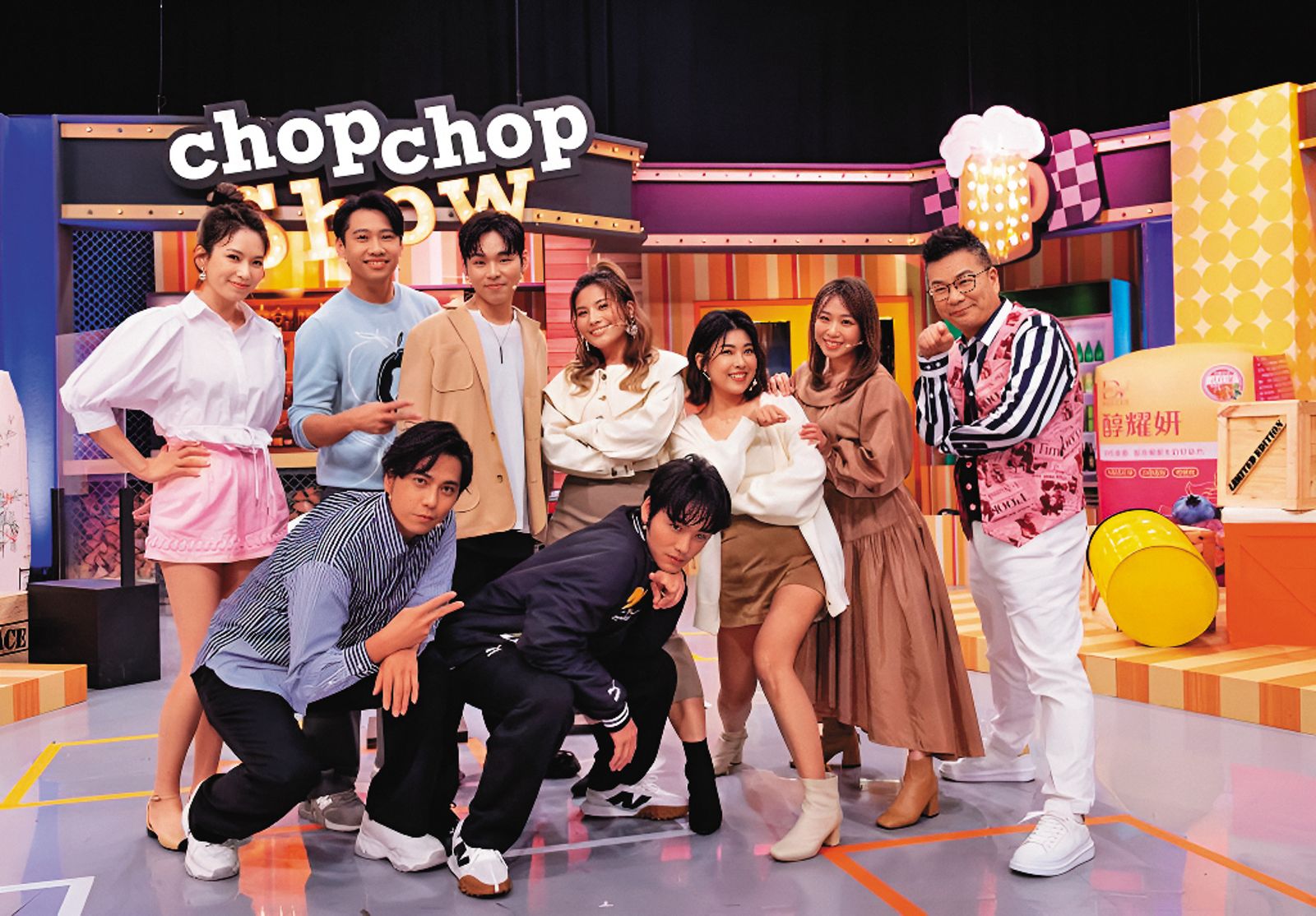 這群人曾上沈玉琳（右一）主持的《11點熱吵店》，氣氛歡樂。（圖／TVBS提供）