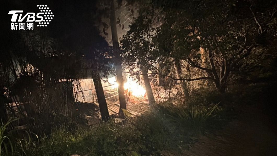 苗栗煙火廠暗夜疑「鋁粉爆炸」爆炸　強光洩出驚人畫面曝