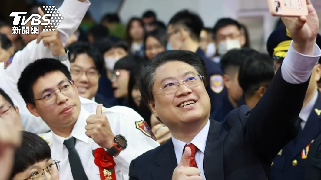 林右昌提升警察福利。(圖/TVBS)