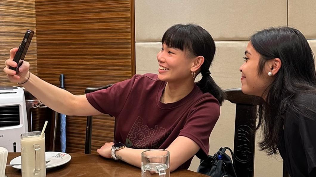 東宗年終賽助攻戴資穎晉級,小戴兌現承諾請她吃飯。(圖/翻攝BWF IG)