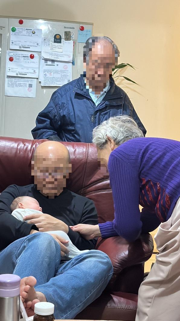 祈錦鈅難忘爺爺、奶奶看到女兒時的幸福模樣。(圖/祈錦鈅提供)