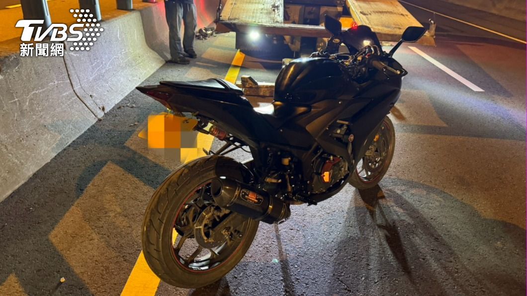 台61重機乘客摔落...聯結車輾過　18歲男右腿噴飛亡