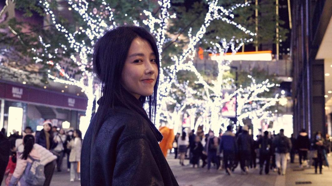 邵雨薇現蹤信義區!零偽裝真實狀態曝 超親民「1舉動」網嗨爆