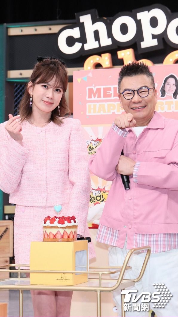 Melody和沈玉琳共同主持《11點熱吵店》。（圖／趙世平攝）
