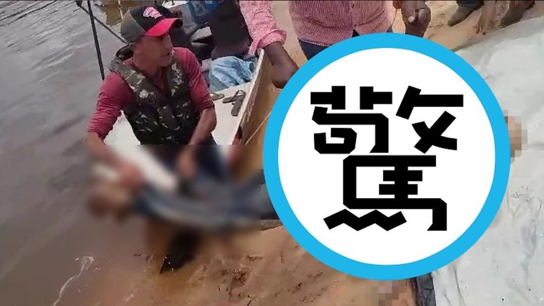 慎入!落水男疑遭食人魚啃咬 「屍骨快無存」驚悚畫面曝