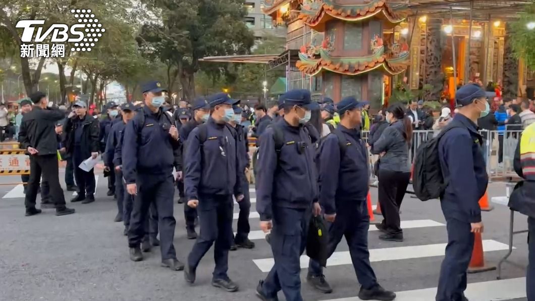 決戰板橋!藍綠選前之夜板一板二運動場互尬 近千警力進駐