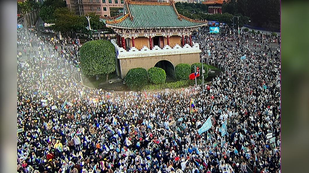 下午5時許景福門群眾。(圖/民眾黨提供)