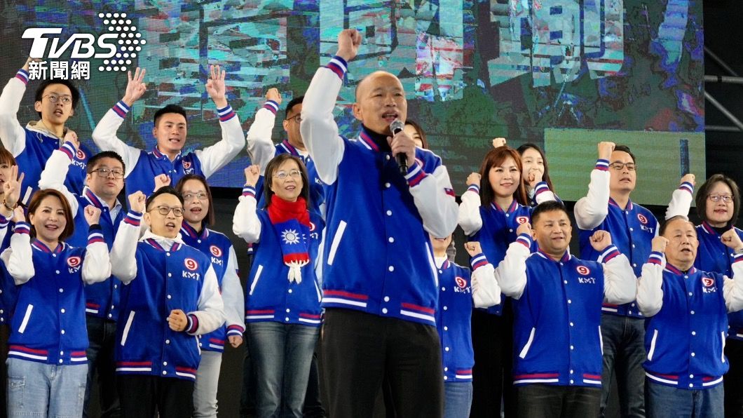名列國民黨不分區立委第一名的韓國瑜,帶領不分區立委候選人拉票。(圖/區國強攝)