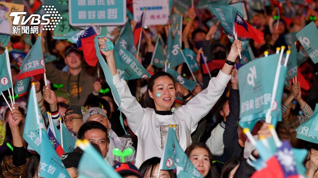 2024大選/穿軍服參加柯文哲造勢「高舉我不畏戰」 空軍:將告發