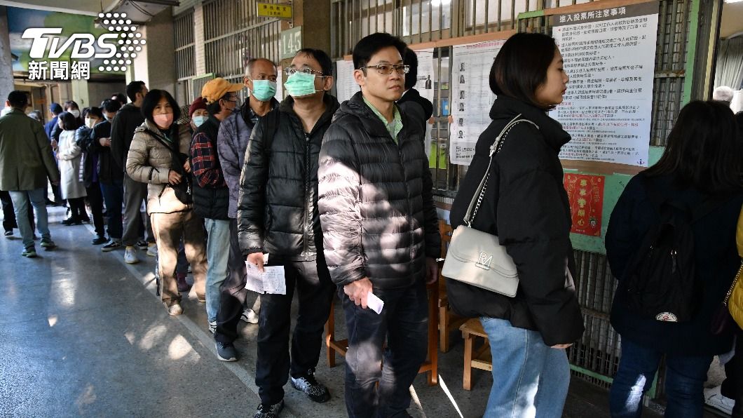 2024大選/人潮擠爆投票所狂排3圈 網見「1景象」驚呆了