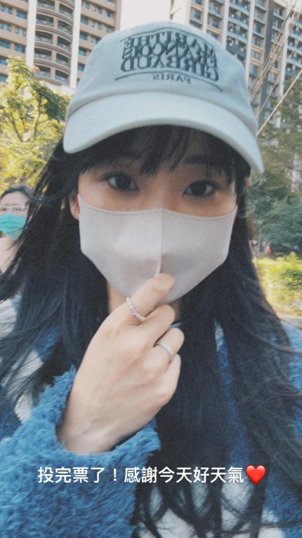 愛莉莎莎也趁早出門投票,更感謝今天是好天氣。(圖/翻攝自愛莉莎莎IG)