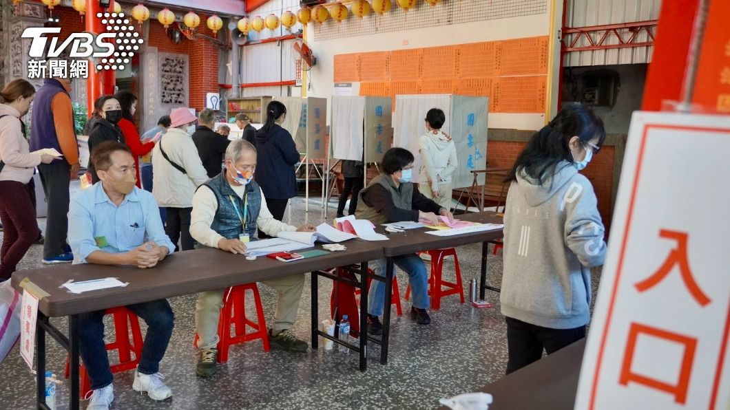 北市中山區投開票所驚見「雙面選票」 選委會急回收4張