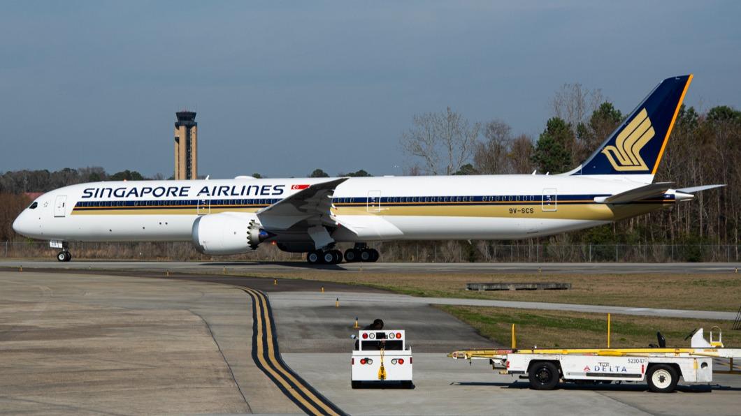 機齡僅0.3年 新航波音787夢幻客機零件故障急返航