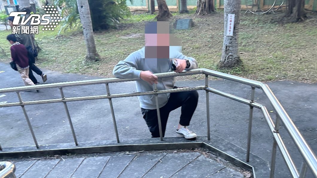 獨/板橋男「翻欄杆闖投票所」壓線完成投票:老婆生完馬上衝來