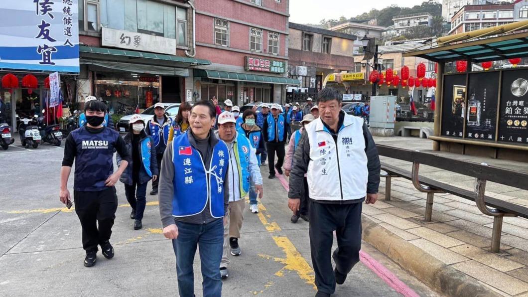 遭指投票所旁「違法拉票」 陳雪生:打躬作揖不行嗎?