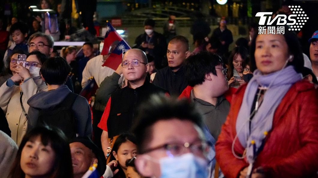 國民黨支持者神情落寞。(圖/TVBS)