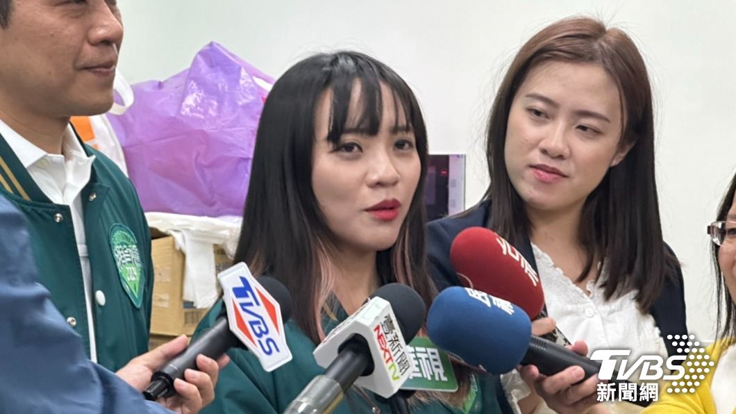 黃捷因為連日緊湊的行程讓她嗓音沙啞,但依然掩蓋不住獲選的好心情。(圖/陳佳宜攝)