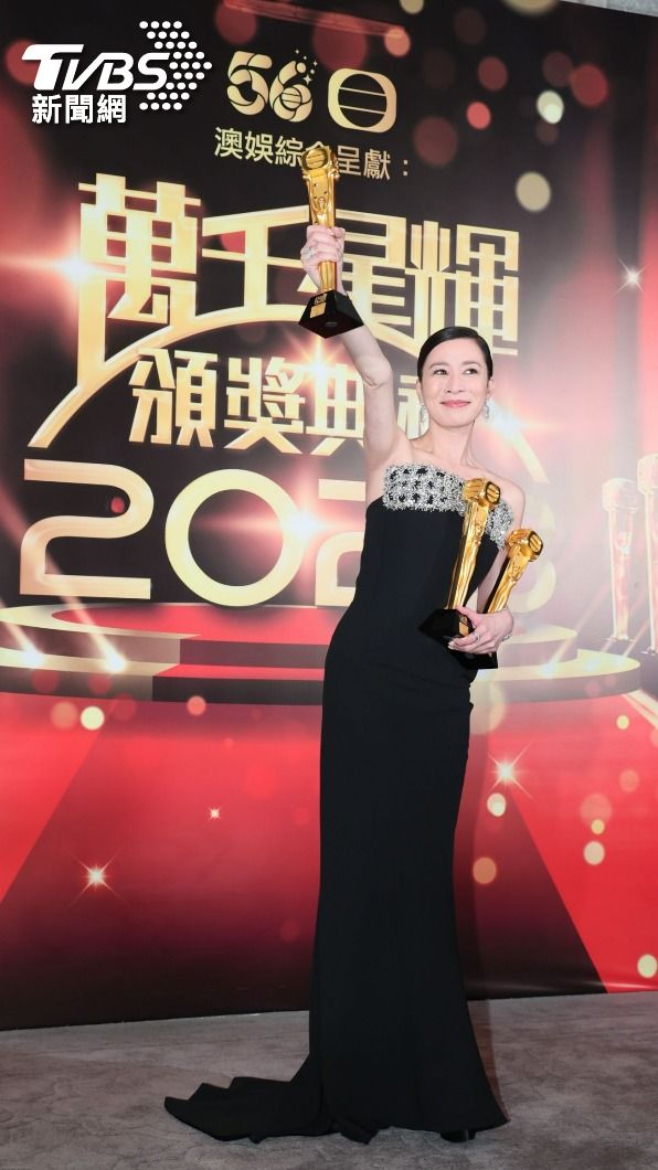 佘詩曼風光榮登「三料影后」。(圖/趙世平攝)