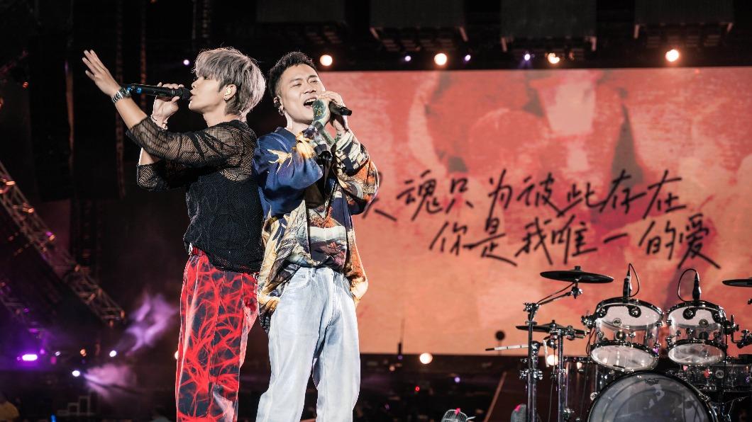 睽違八年！鼓鼓、蕭秉治終於合體幹大事　預告黃色小鴨要靠港