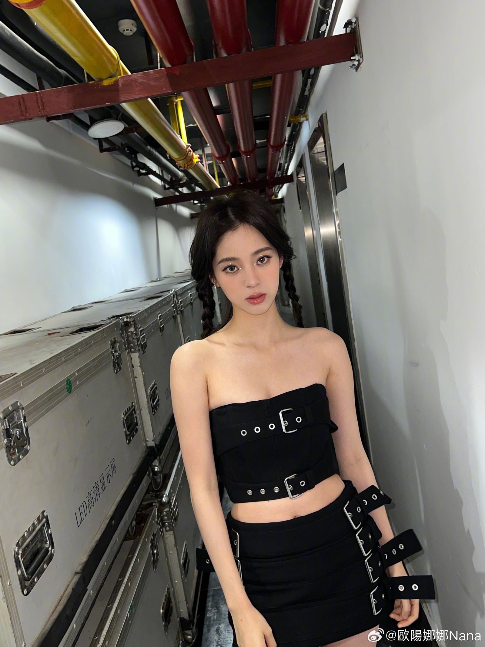 歐陽娜娜和陳飛宇傳緋聞,遭踢出名媛群組。(圖/翻攝自歐陽娜娜微博)