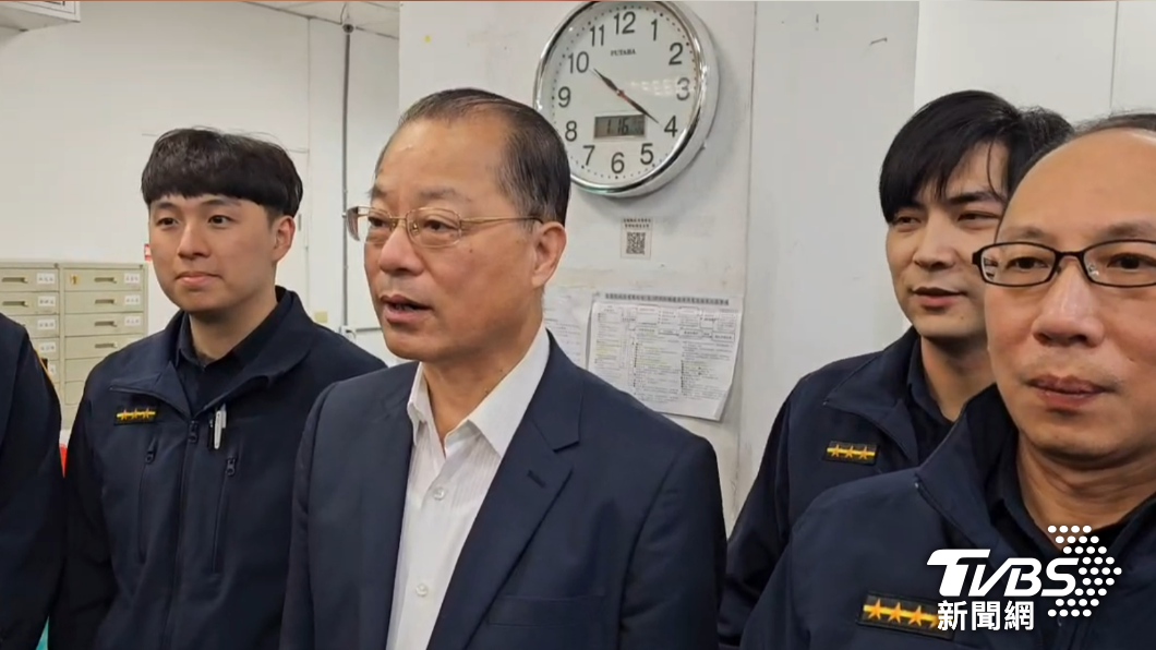 警政署長黃明昭今到礁溪警分局，肯定員警的英勇值勤。（圖／TVBS）