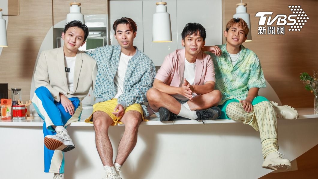 理想混蛋推出新輯《半熟理想》,團員們各自分享代表曲。(圖/趙世平攝)