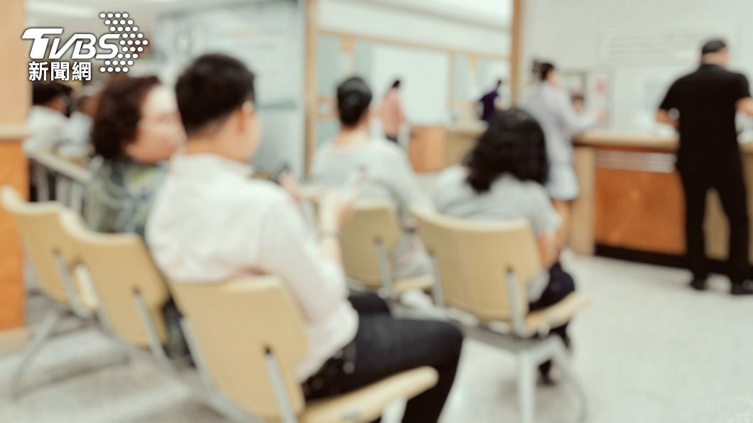 患者翻倍塞診間！新冠變異逆襲　「恐飆高峰」醫示警3症狀