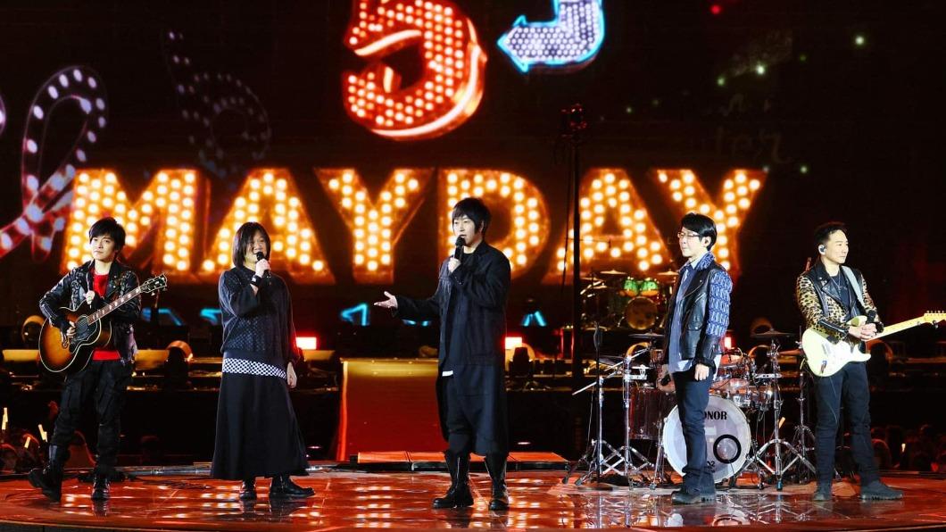 五月天阿信搭「諾亞方舟」遊行寵粉 吐激動心聲:想跳下去