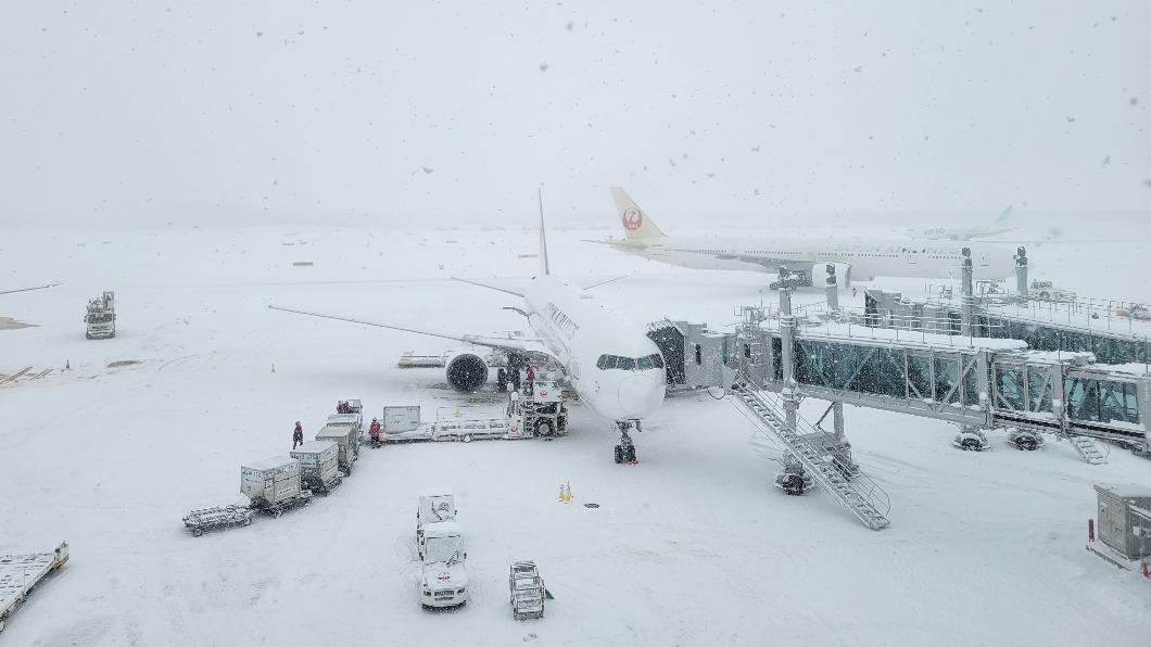 大韓航空北海道機場撞國泰班機 乘客延遲11小時起飛今凌晨終返仁川