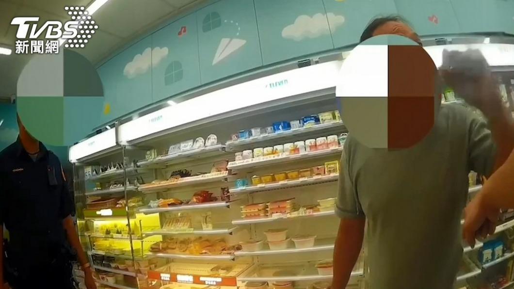 用「XD假鈔」二度買菸遭識破 北市男持酒瓶打3警下場出爐